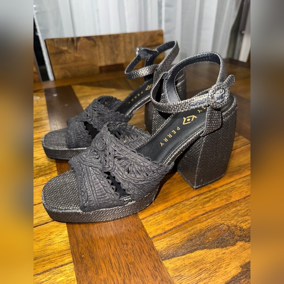 NWT KATY PERRY HTE MEADOW UPPER CROCHET BLACK SANDALS PLATFORM SIZE 9.5 - Picture 10 of 10